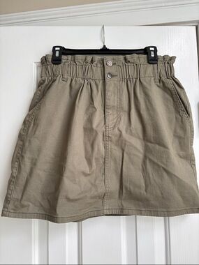 Khaki green mini skirt